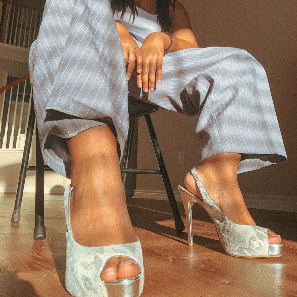 🐍 GUESS FAUX SNAKE PRINT 🐍high heels